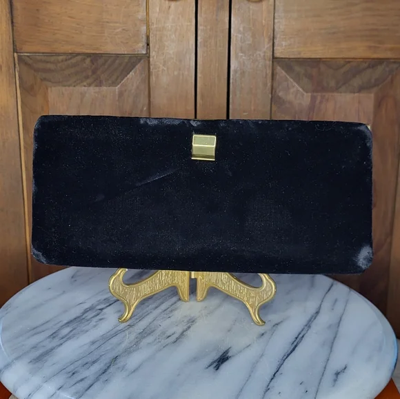 Elegant Black Velvet Clutch - Picture 3 of 16